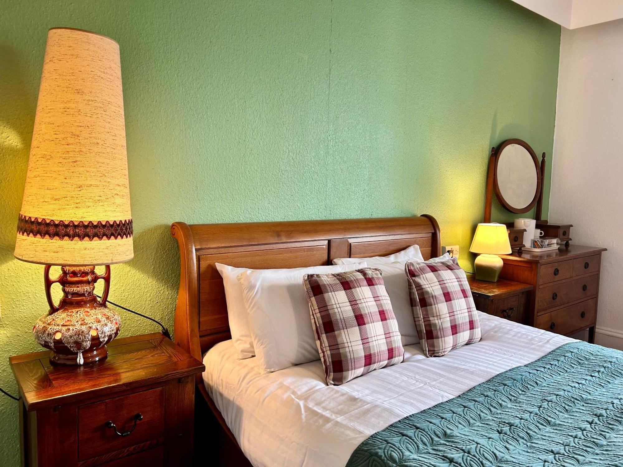 Clarence Quarters Self-Catering Guest House Portsmouth Buitenkant foto