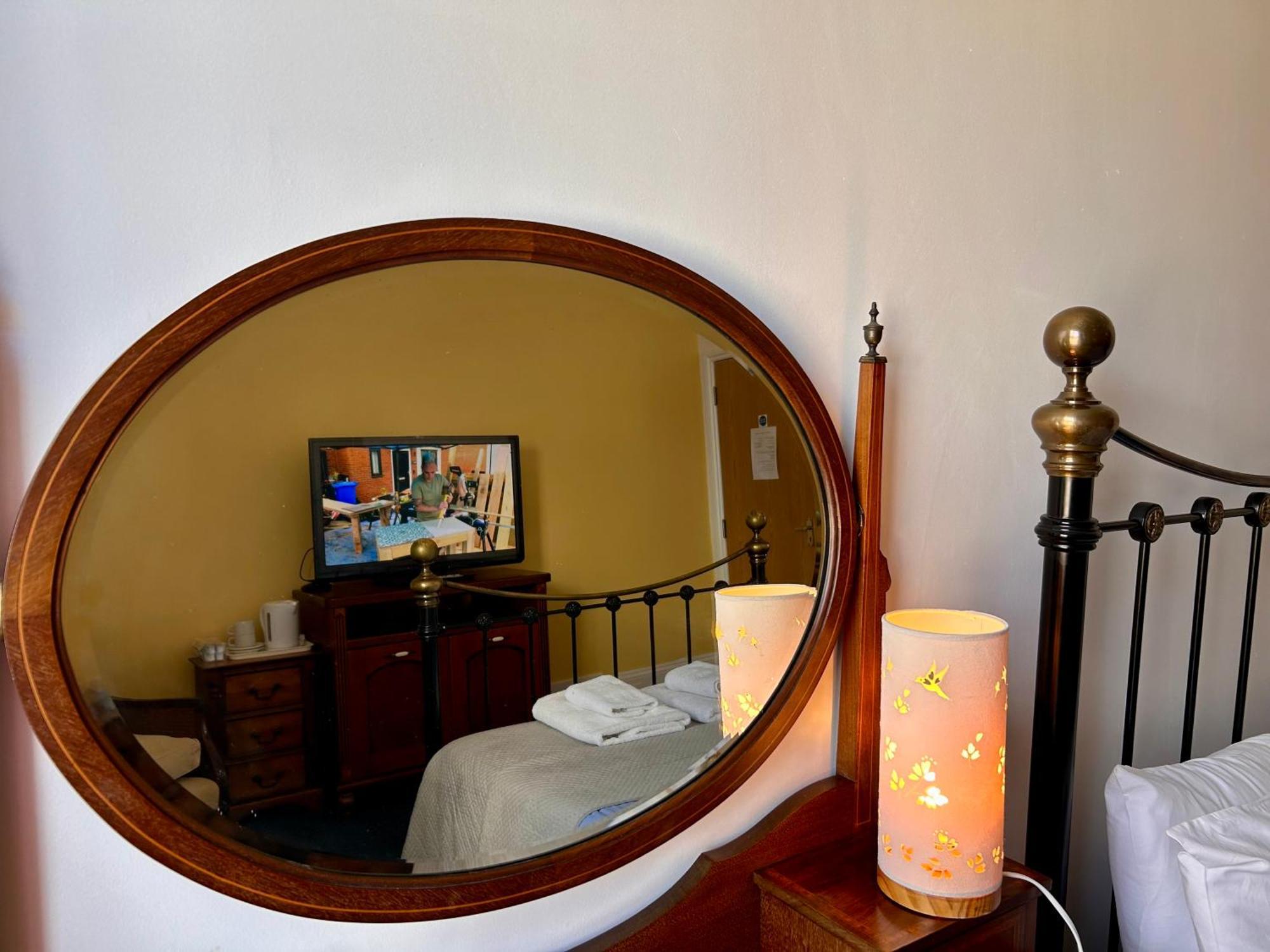 Clarence Quarters Self-Catering Guest House Portsmouth Buitenkant foto