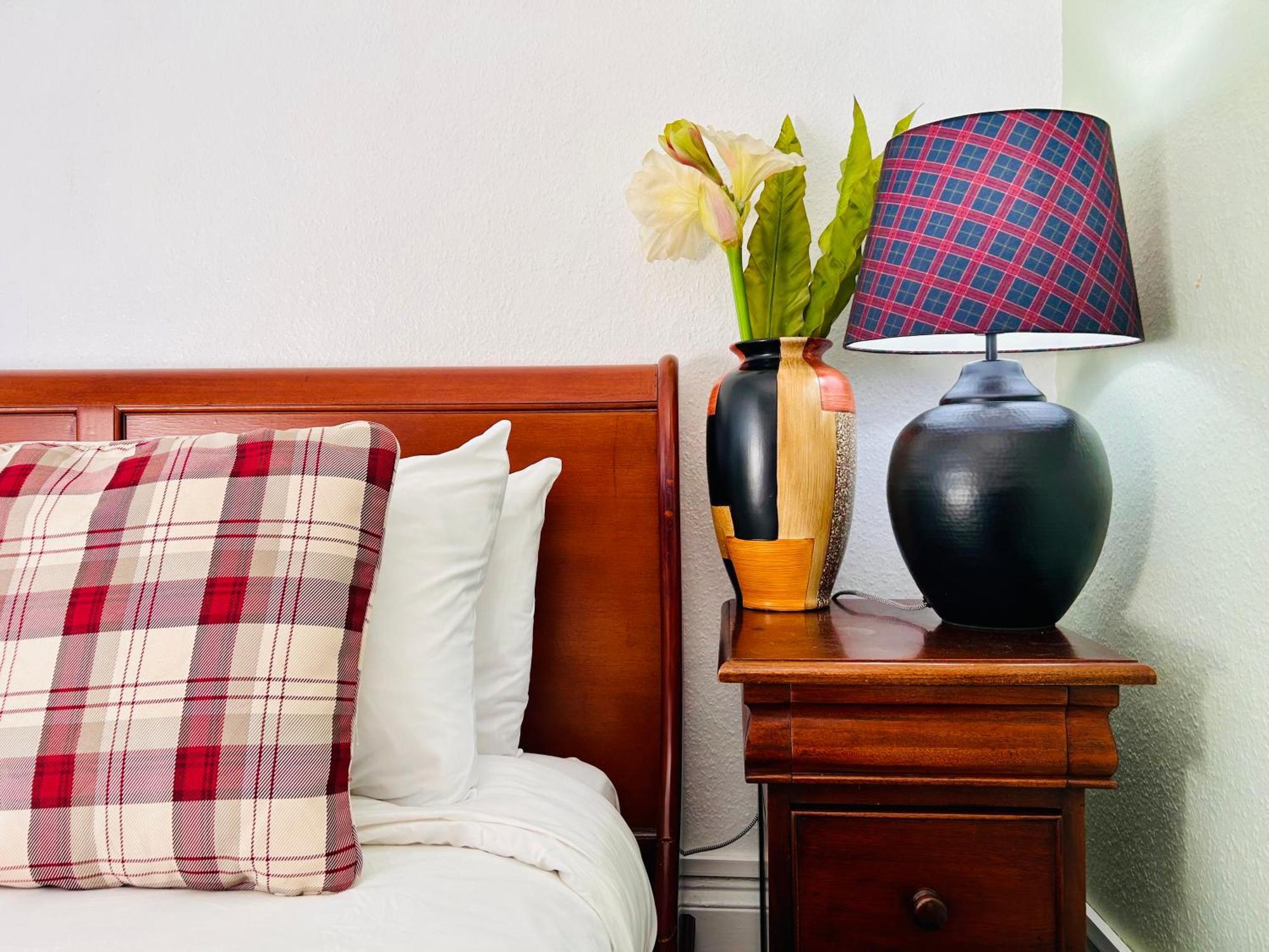 Clarence Quarters Self-Catering Guest House Portsmouth Buitenkant foto