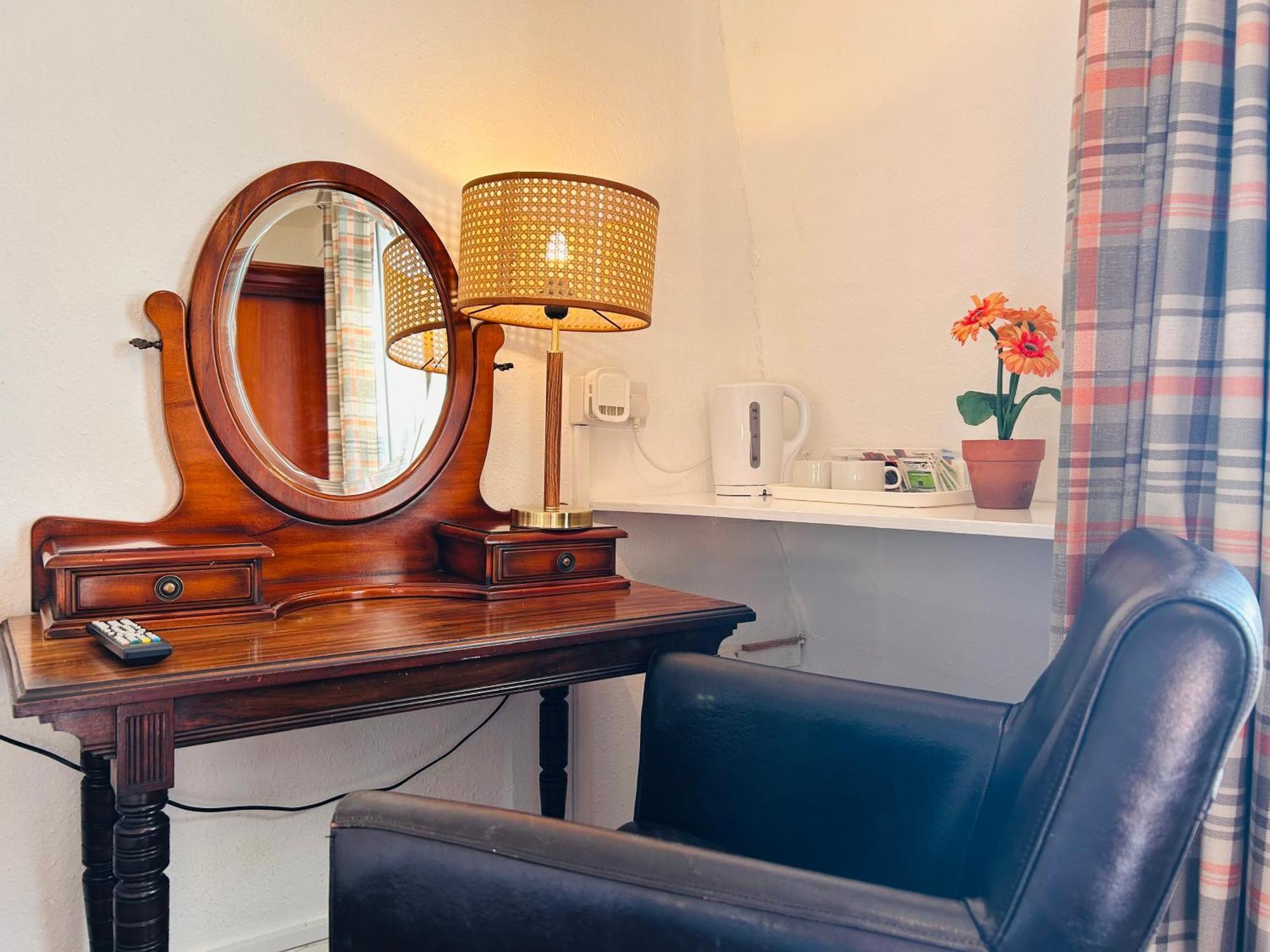 Clarence Quarters Self-Catering Guest House Portsmouth Buitenkant foto